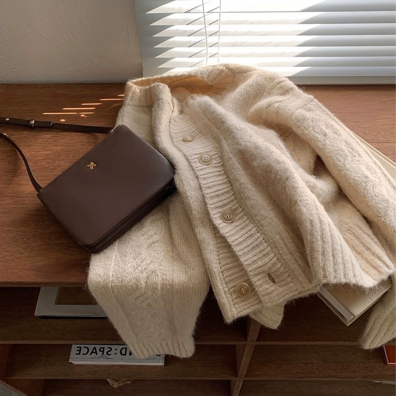 Áo cardigan len dày dáng lửng đơn giản