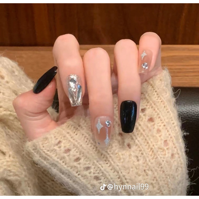 Móng úp phong cách trung