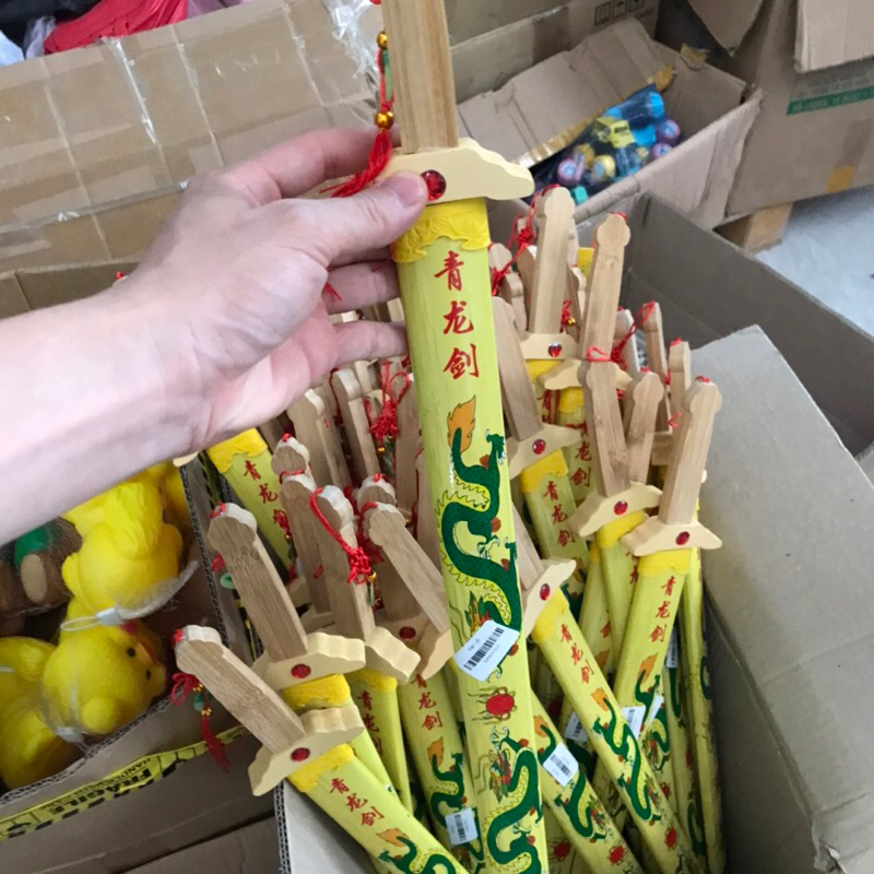 Kiếm gỗ tre đồ chơi trẻ em trung thu hàng đẹp dài 65cm