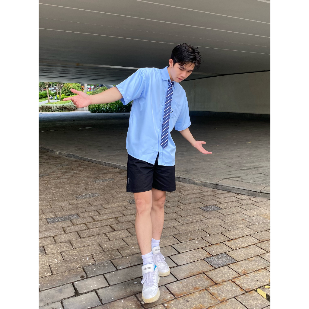 Áo Sơ Mi Tay Ngắn U Logo Thêu Unisex Form Rộng Hàn Quốc Chất Liệu Cotton Silk