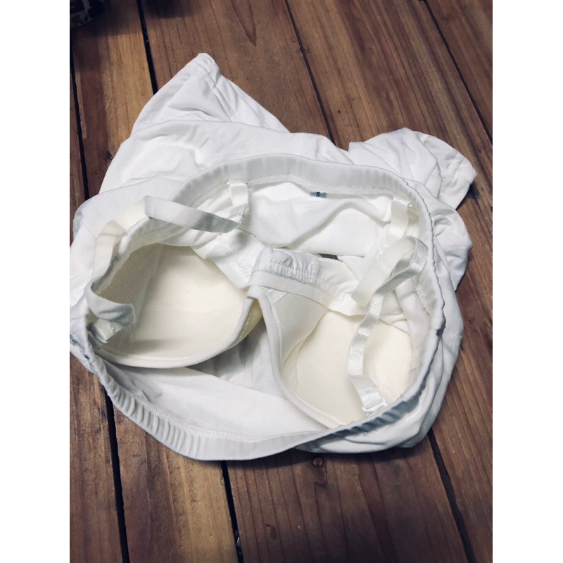 B144.Áo thun liền bra hiệu Nhật szS- 2hand