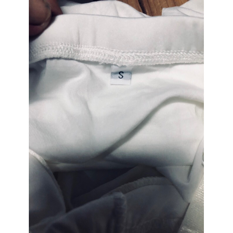 B144.Áo thun liền bra hiệu Nhật szS- 2hand