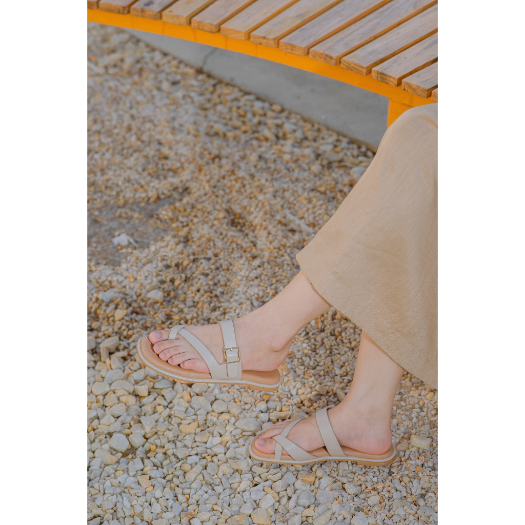 Dép sandal nữ đế bệt xỏ ngón quai ngang thời trang BQ D DT415