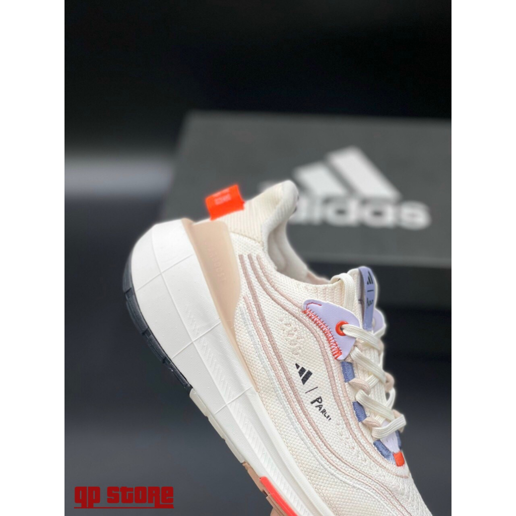 Giày Thể Thao Adidas Ultraboost Light