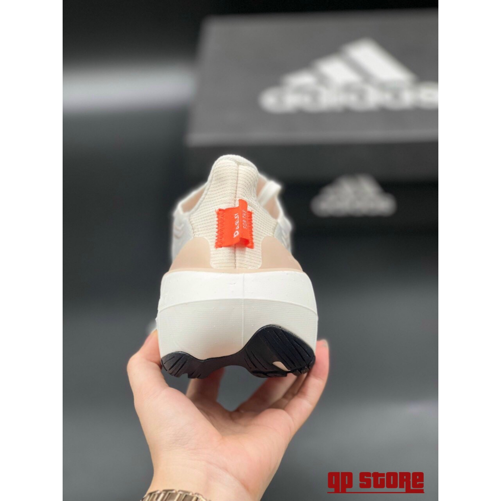 Giày Thể Thao Adidas Ultraboost Light