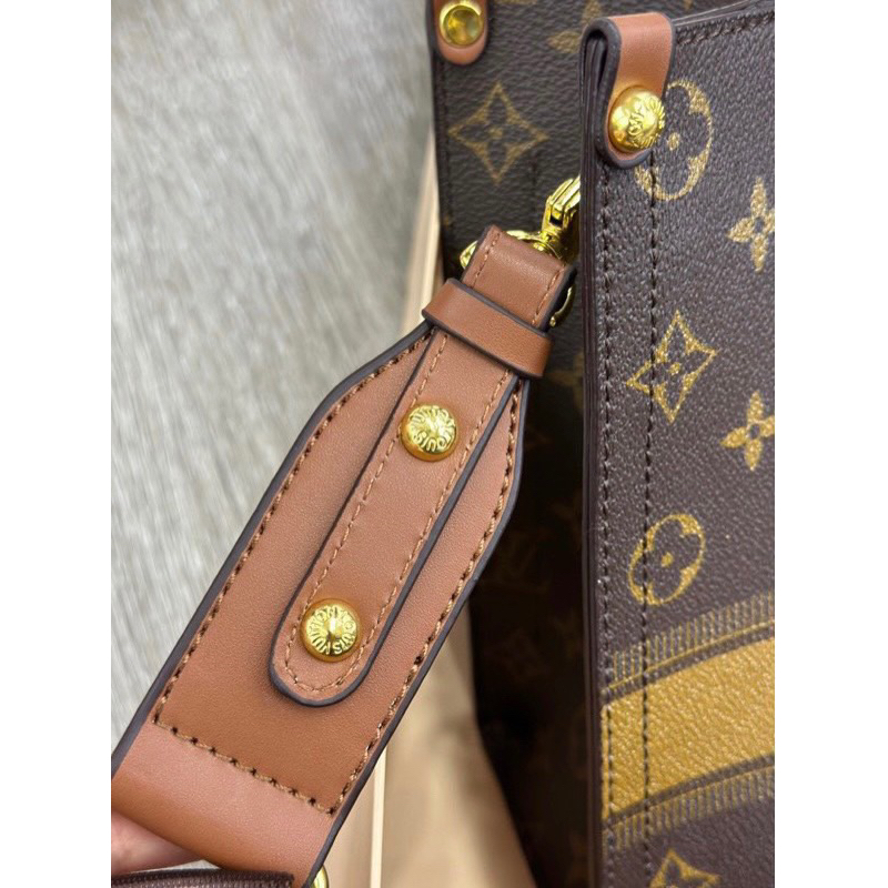 Túi lệ vi công sở hàng super sale quá xịn fullbox sz 26