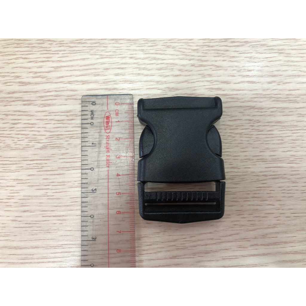 Khóa nhựa để gắn  dây đai dùng cho  hành lý, balo loại 4.3cm