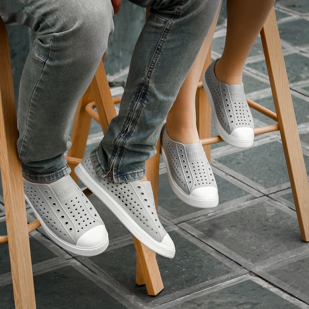 Giày đi mưa trẻ em  - Chất liệu nhựa EVA siêu nhẹ, mềm và không thấm nước -sz 30-44