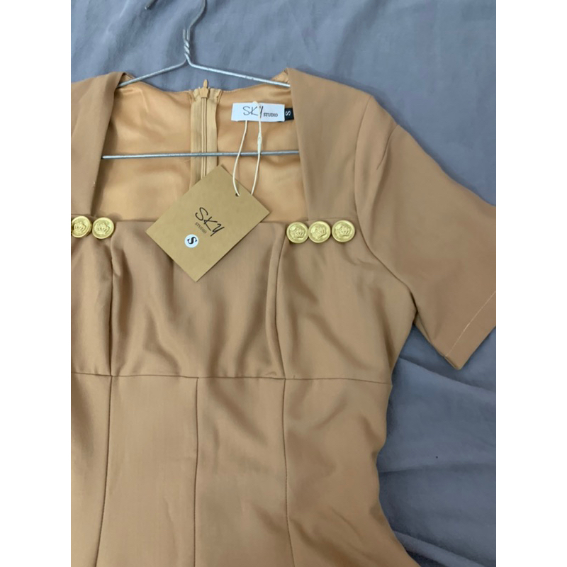 Váy loan lâm 2 lớp nâu be S eo 68 vải mịn xoè kiểu dáng đẹp