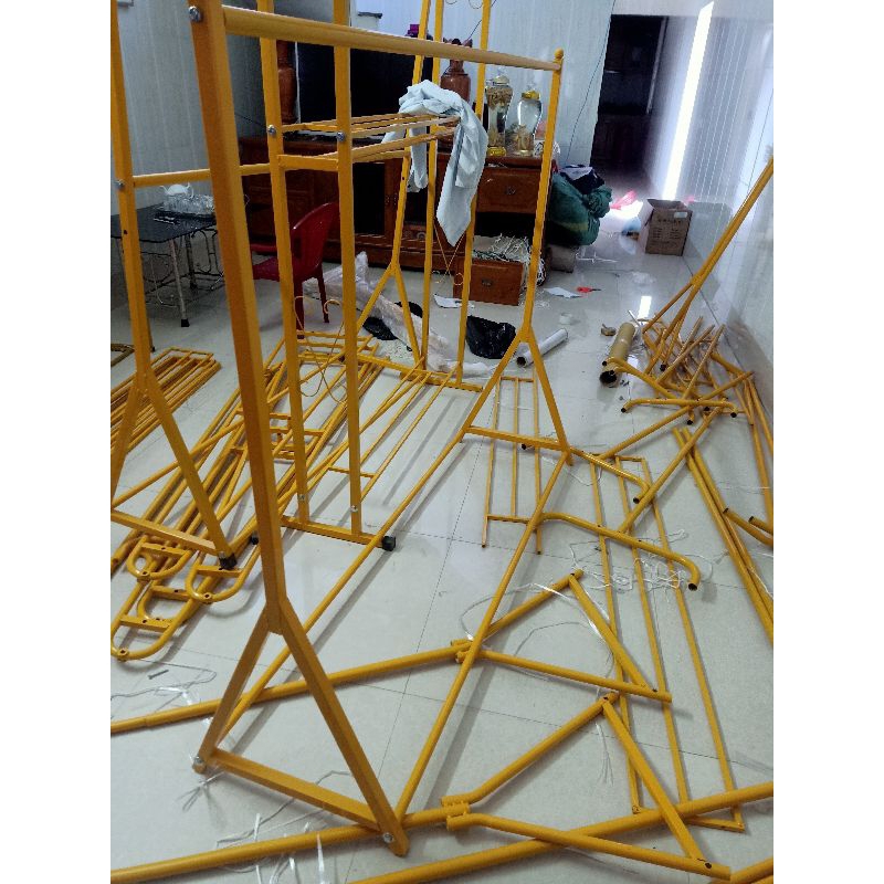 Kệ treo quần áo thông minh chân chữ Y,1tầng bằng sắt sơn tĩnh điện 3 lớp.1m5x1m5