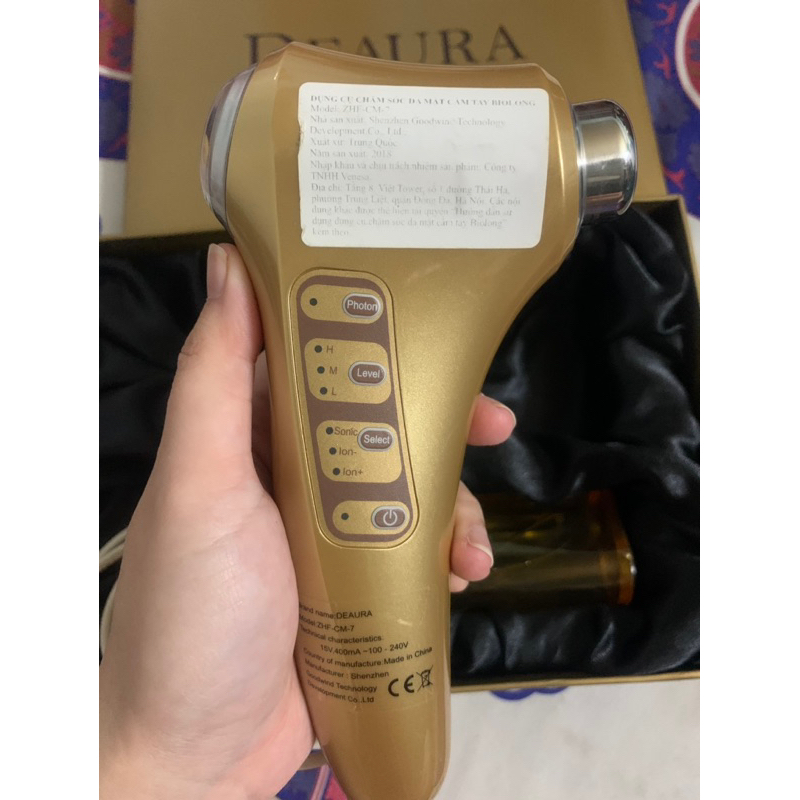 Máy đẩy tinh chất, massage mặt Deaura giúp dưỡng chất thẩm thấu sâu, da mặt căng mịn, đẹp da hiệu quả
