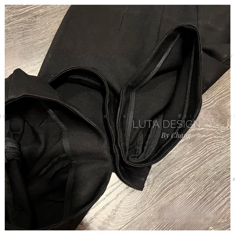 Quần Short Umi Lưng Cao Hách Chân Kim Anh Bui