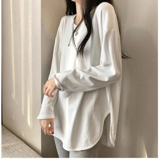 Áo thun xẻ tà cổ tim thu đông 1993s boutique