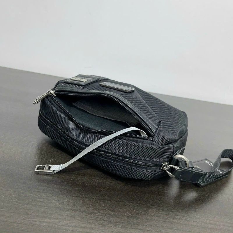 Mẫu túi tumi nam đơn giản, đẳng cấp