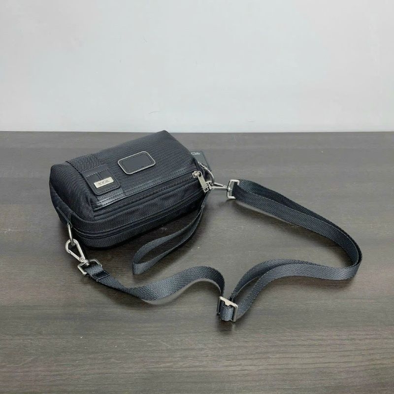 Mẫu túi tumi nam đơn giản, đẳng cấp