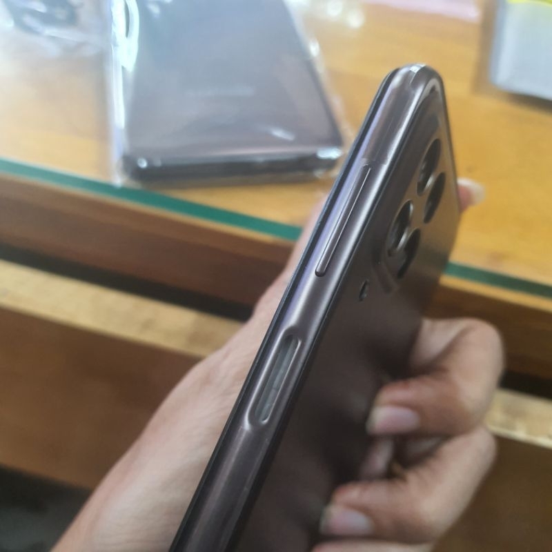 Vỏ samsung M33 đủ bộ có khay sim khung sườn nút volum