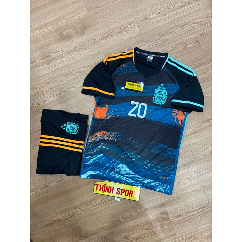 Quần áo bóng đá vải thun lạnh tuyển A gen ti na xanh đen phối cam in tên số theo yêu cầu