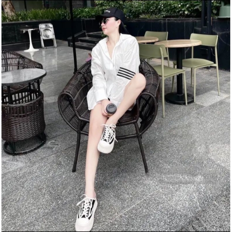 Áo sơ mi trắng dài tay Thom viền kẻ tay đen
