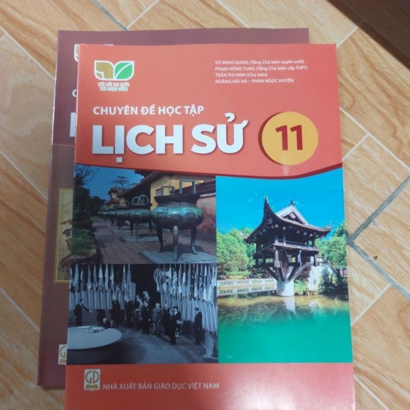 Chuyên đề Lich Sử 11 tặng kèm bao sách + nhãn dán