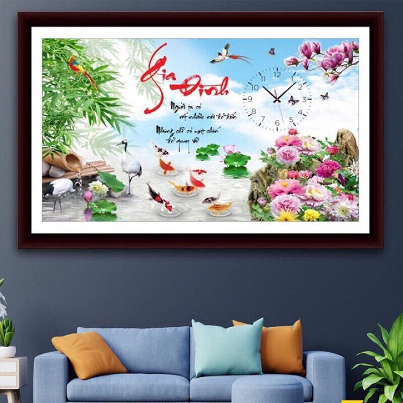 Tranh thêu chữ thập Đồng hồ thư pháp chữ Gia Đình khổ nhỏ LV3380 (80 × 53 cm)