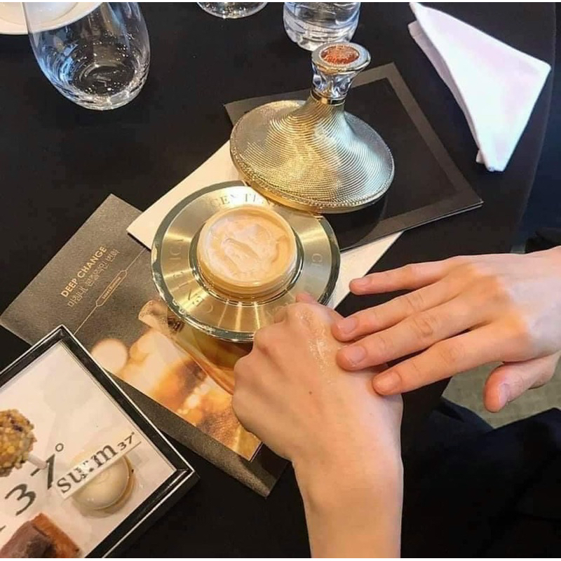 Kem Trẻ Hoá Nghìn Đô Centenica Su:m37