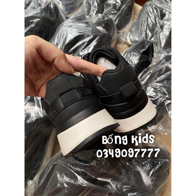 Giày Sneakers Nữ Traners Đen ZR