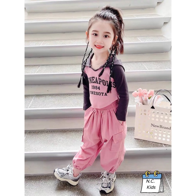 Bộ mũ Mine quần túi hộp bé gái
