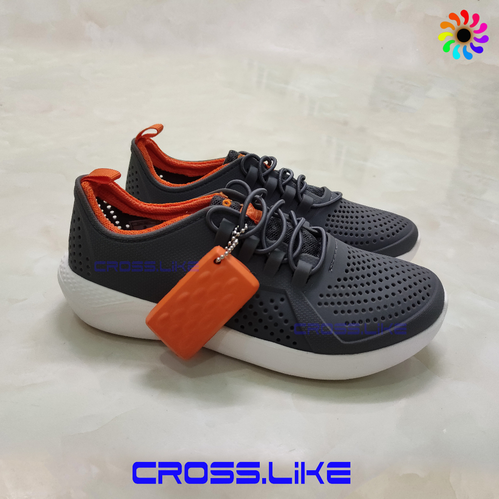 Giày nhựa cho bé CROSS Literide màu ghi-cam, giày nhựa bé trai siêu êm, có nhiều lỗ thoáng khí.