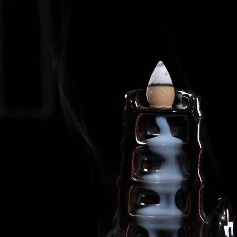 Thác Khói Trầm Hương Đốt Trầm Cao Cấp Mini Tặng Thêm 10 Nụ Trầm Khói Ngược