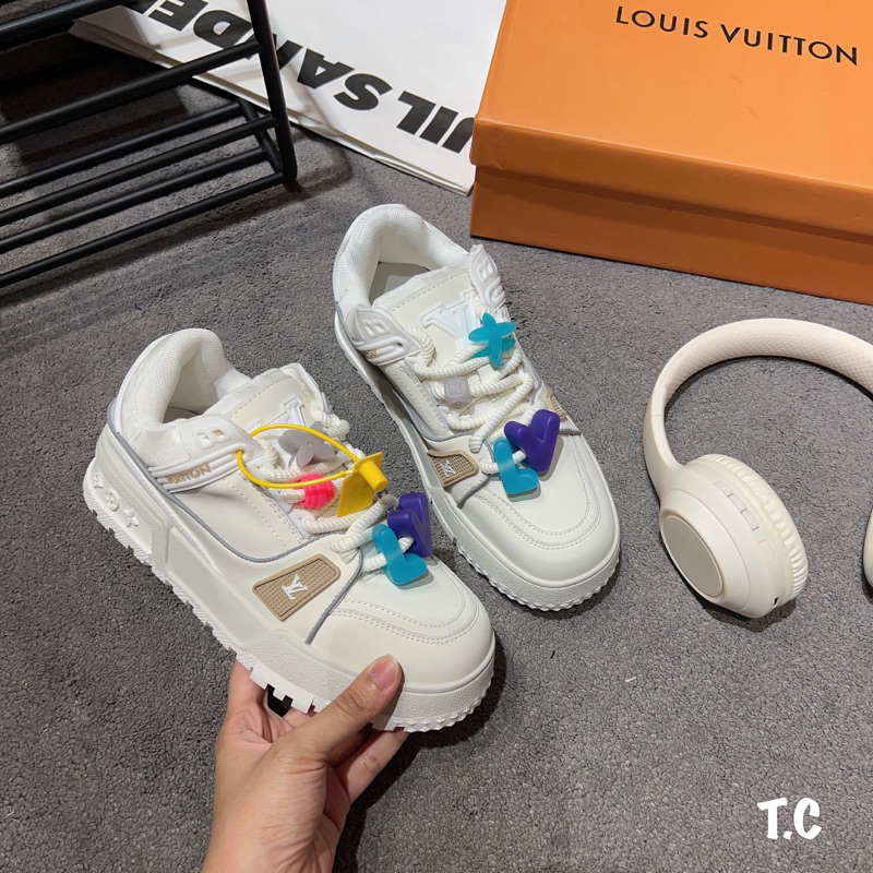Giày Sneaker L--V Trainer nâng đế charm hot nhất 2023