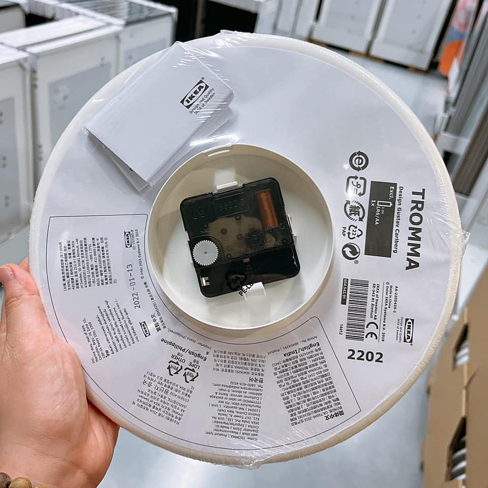 Đồng hồ tròn treo tường bằng nhựa không kim giây chính hãng IKEA