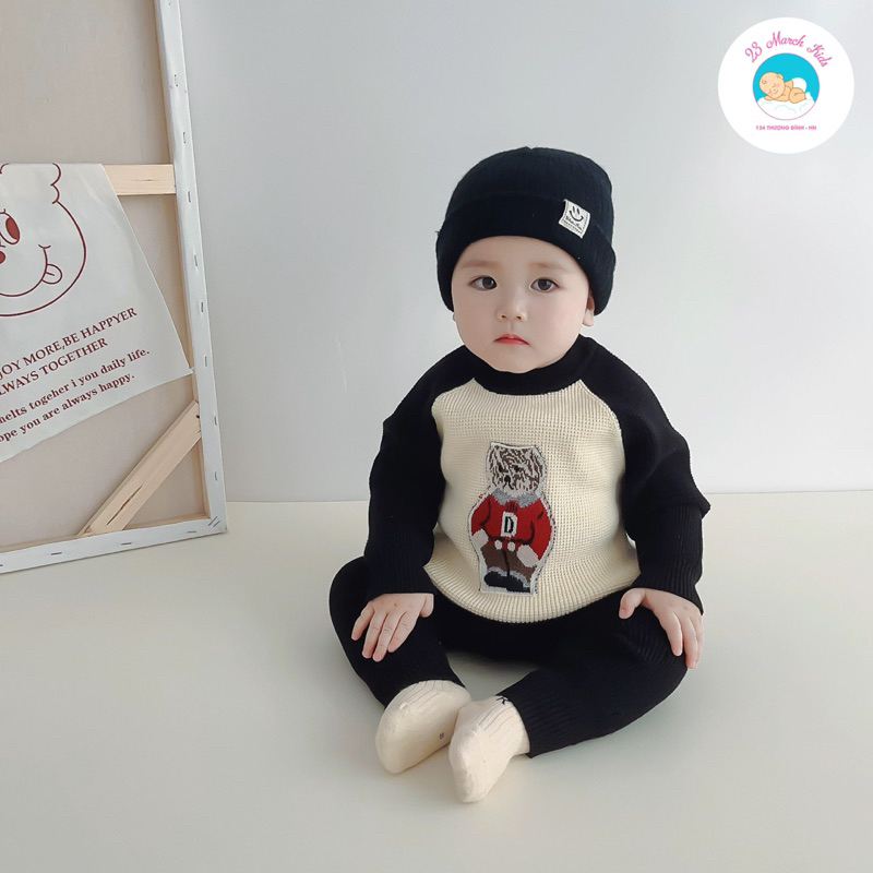 Bộ đồ len thêu hình gấu đỏ hàng QC cho bé