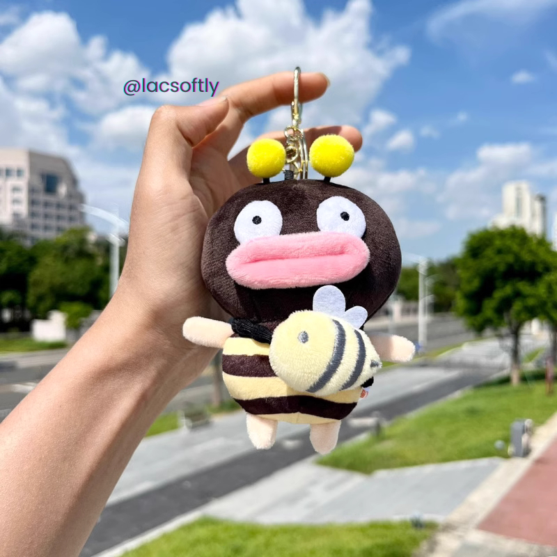 Móc chìa khoá Ong Môi Trề cháy nắng ngộ nghĩnh độc lạ