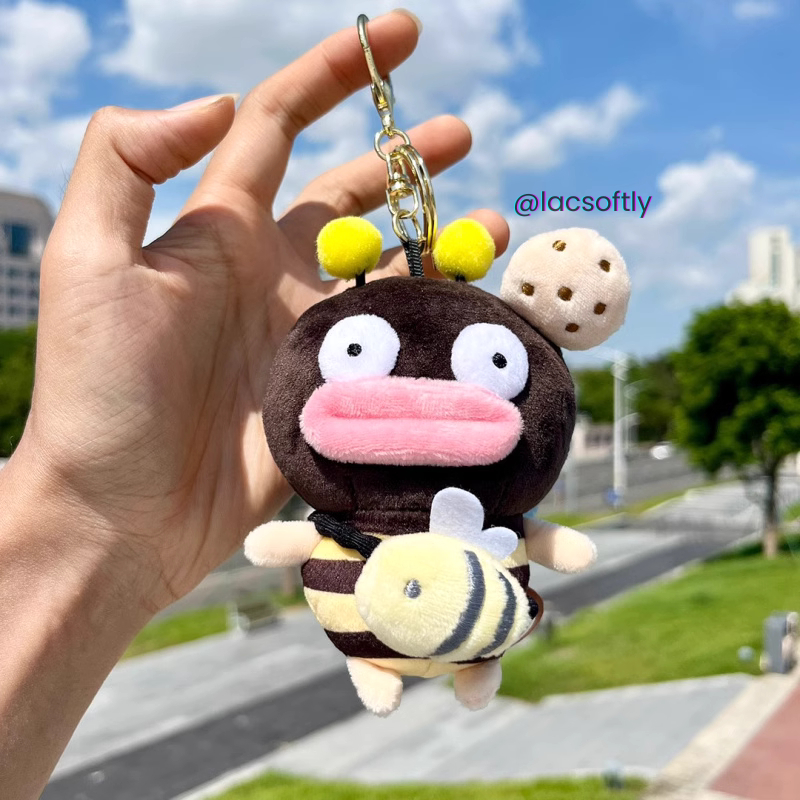 Móc chìa khoá Ong Môi Trề cháy nắng ngộ nghĩnh độc lạ