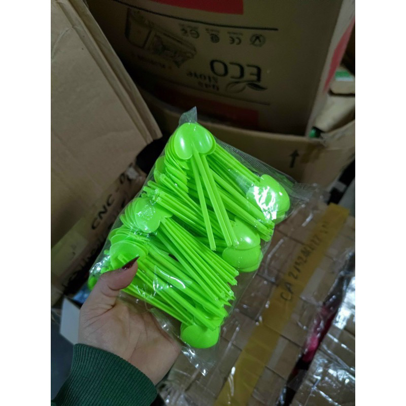 Combo 50 que múc kem dài 12cm