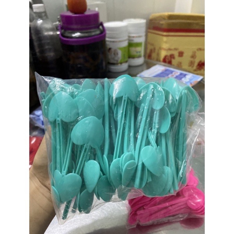 Combo 50 que múc kem dài 12cm