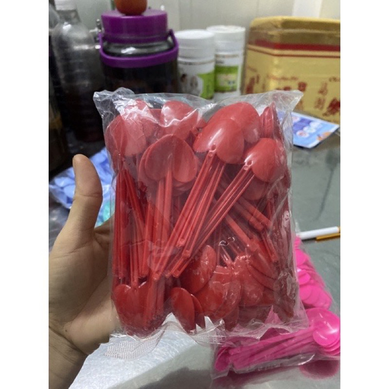 Combo 50 que múc kem dài 12cm