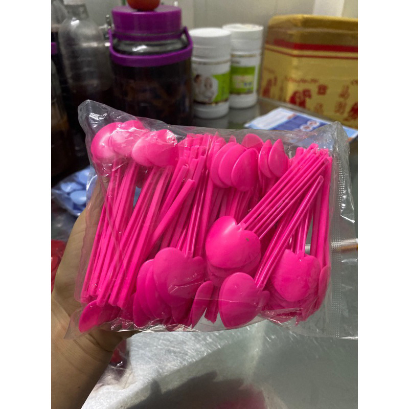 Combo 50 que múc kem dài 12cm