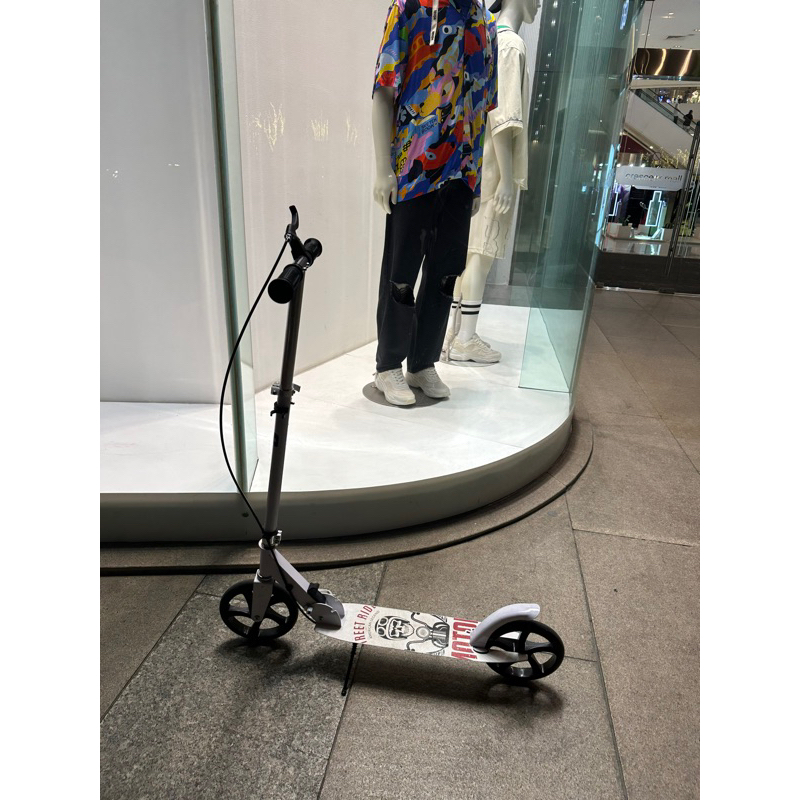 Xe scooter tải trọng 80kg có thắng tay bằng sắt bản to chắc chắn