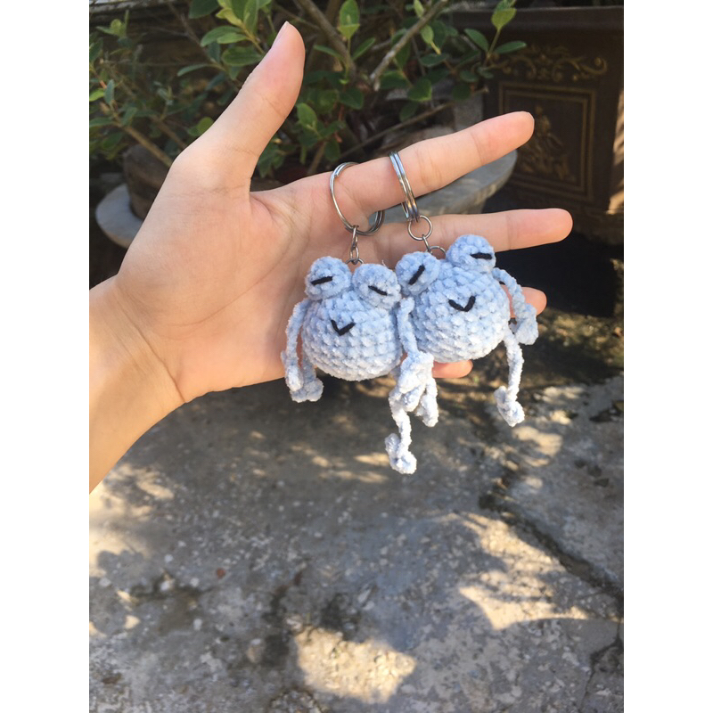 Móc khoá ếch cảm xúc bằng len handmade