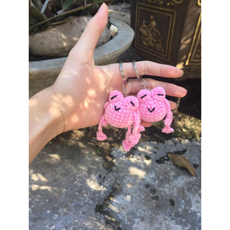 Móc khoá ếch cảm xúc bằng len handmade
