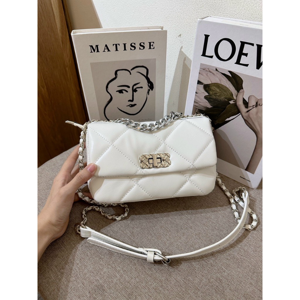 Túi xách nữ đeo vai đeo chéo dây xích họa tiết ô vuông khóa xoay - T70