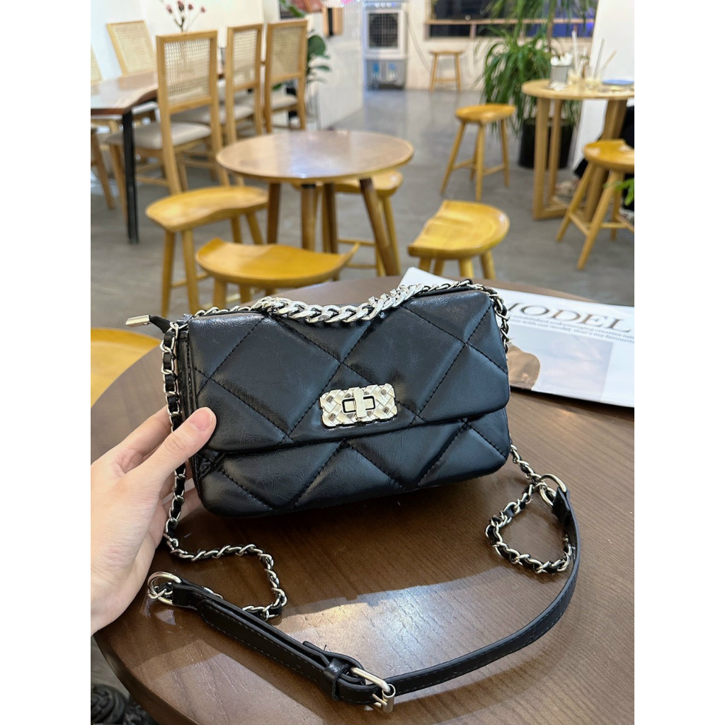 Túi xách nữ đeo vai đeo chéo dây xích họa tiết ô vuông khóa xoay - T70