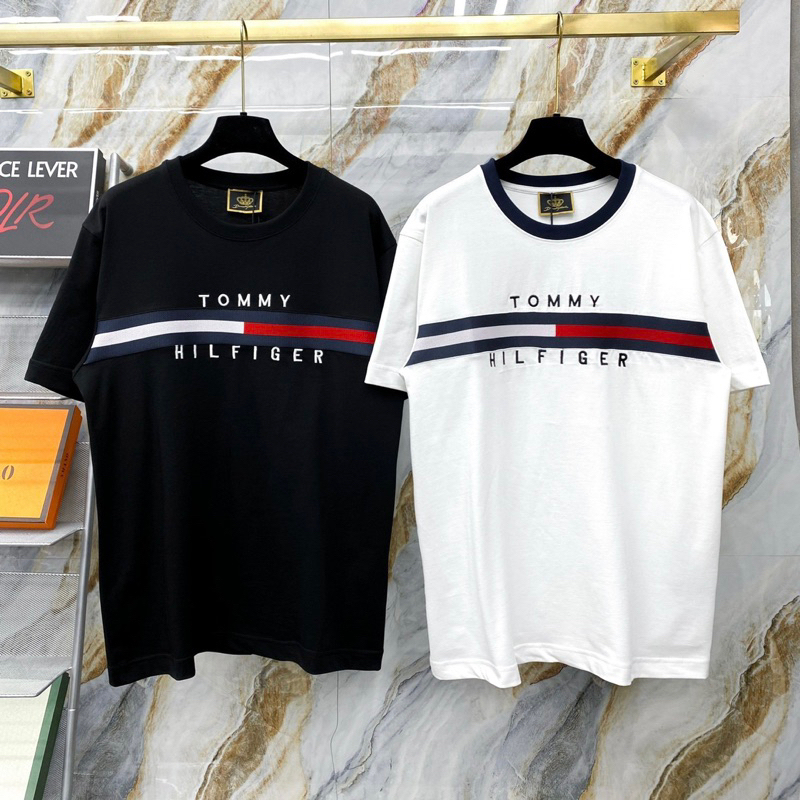 Áo phông nam nữ Tommy Hilfiger in vạch sọc đen trắng đỏ chữ kí quanh áo. Áo Thun Unisex Form Rộng Siêu Hot Phiên Bản Mới
