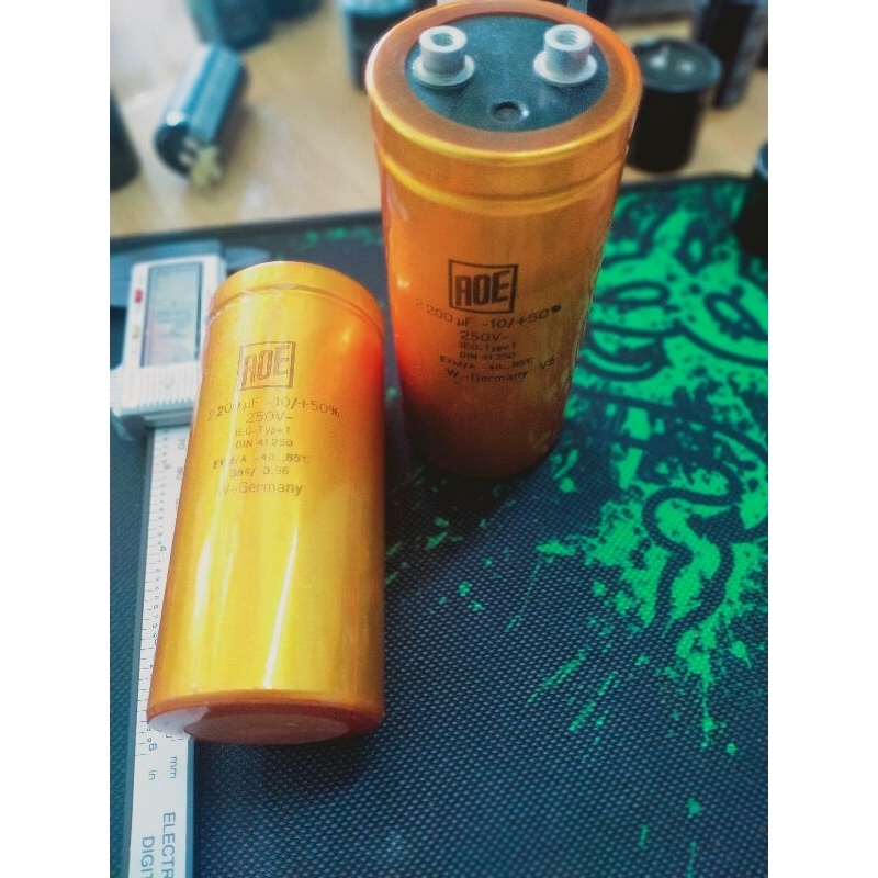 Cặp Tụ Roe Germany 2200uf 250V