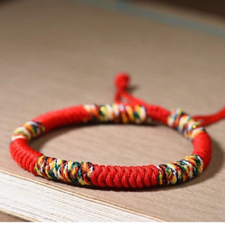 Vòng tay chỉ đỏ kết hợp chỉ ngũ sắc phong cách phật giáo