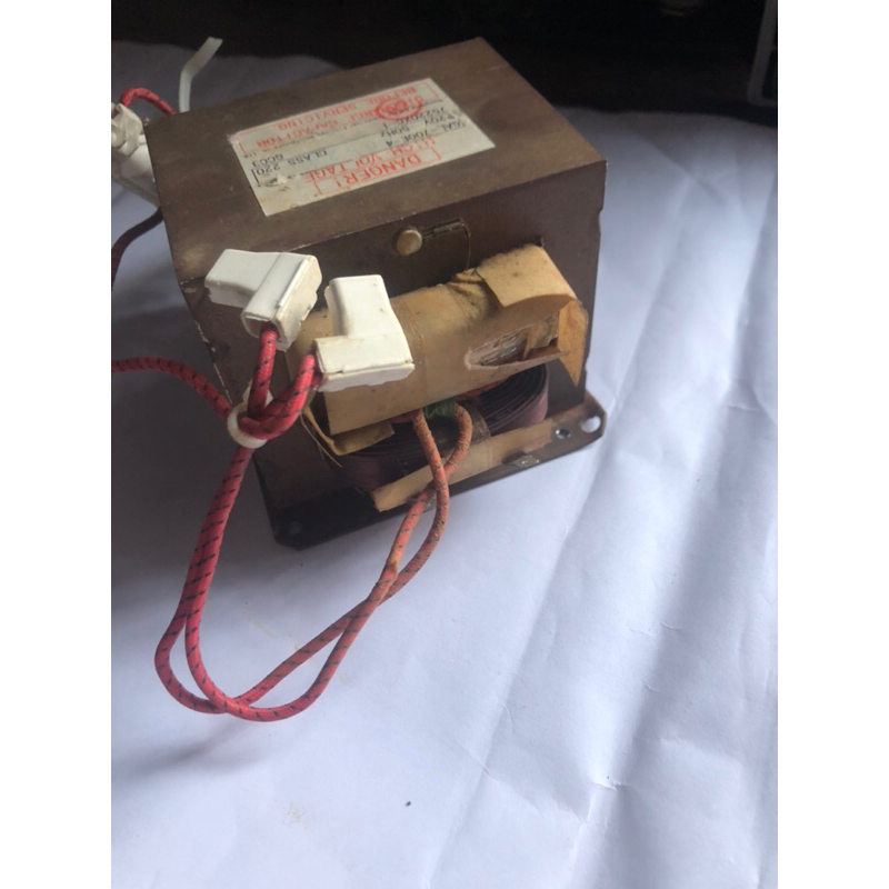 Biến áp lò vi sóng 700E
