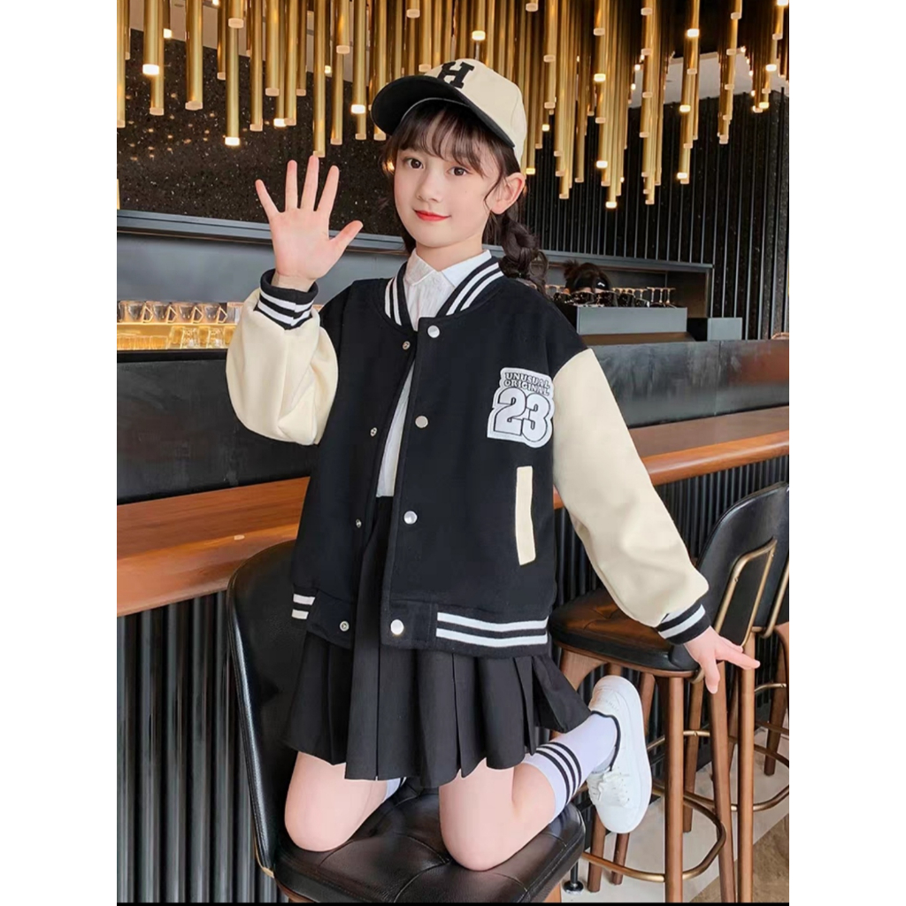 Áo khoác nỉ bomer bé gái 18-45kg mẫu thêu số 23. Chất liệu nỉ mềm mại, ấm áp. THU10