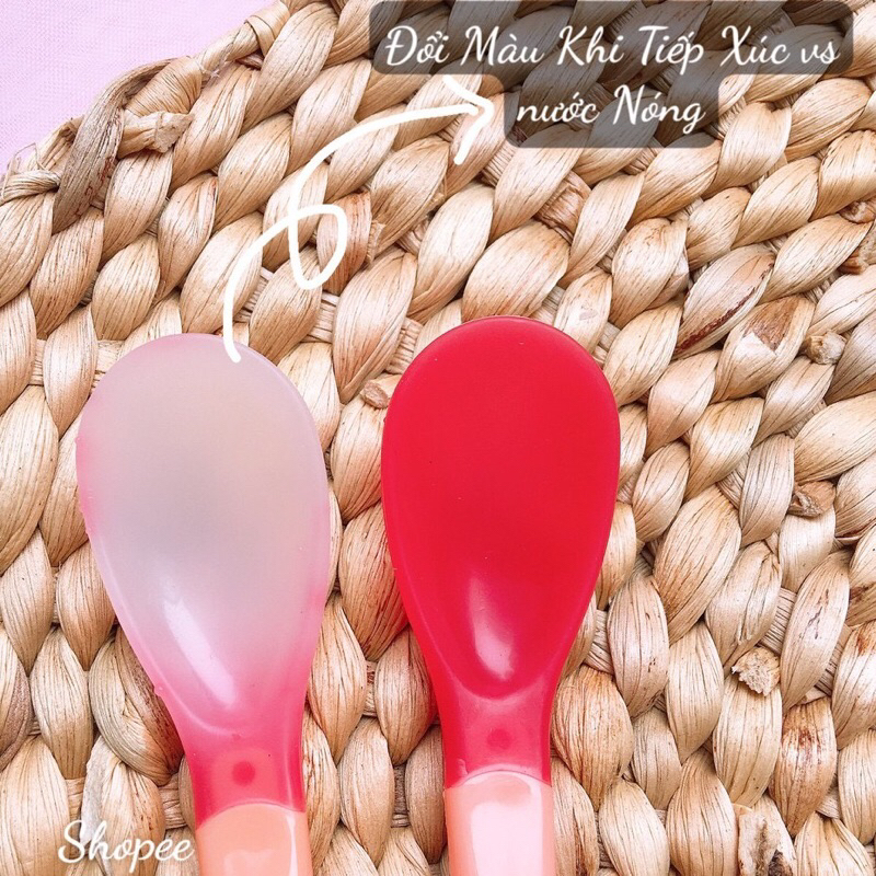 Thìa Sillicon BINBABY báo nóng cho béchất liệu cao su chống nhiệt