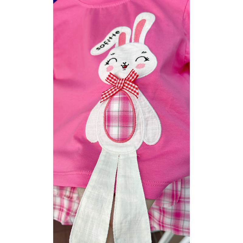 Bộ áo thun thêu thỏ phối quần caro bé gái